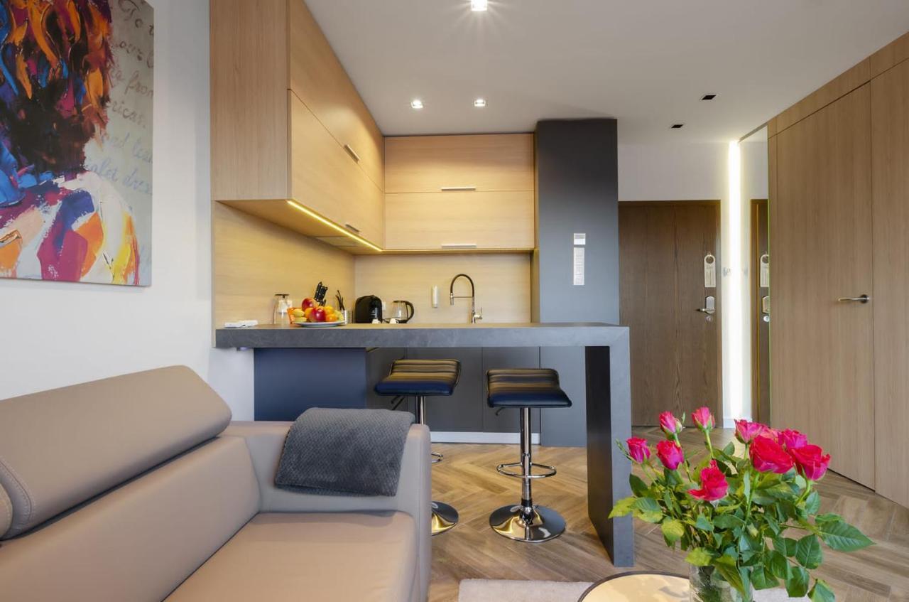 Lupoapartments Z Jacuzzi Pole Dance Leczycka 29 Klimatyzacja Parking Dostep Na Kod Łódź Esterno foto