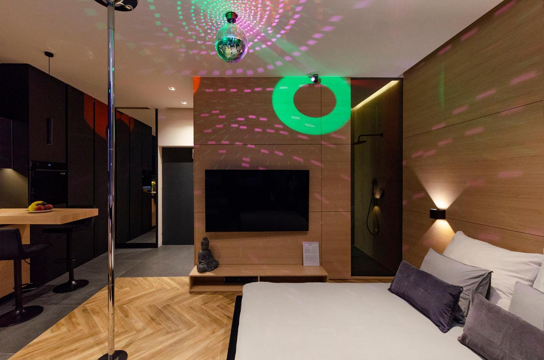 Lupoapartments Z Jacuzzi Pole Dance Leczycka 29 Klimatyzacja Parking Dostep Na Kod Łódź Camera foto